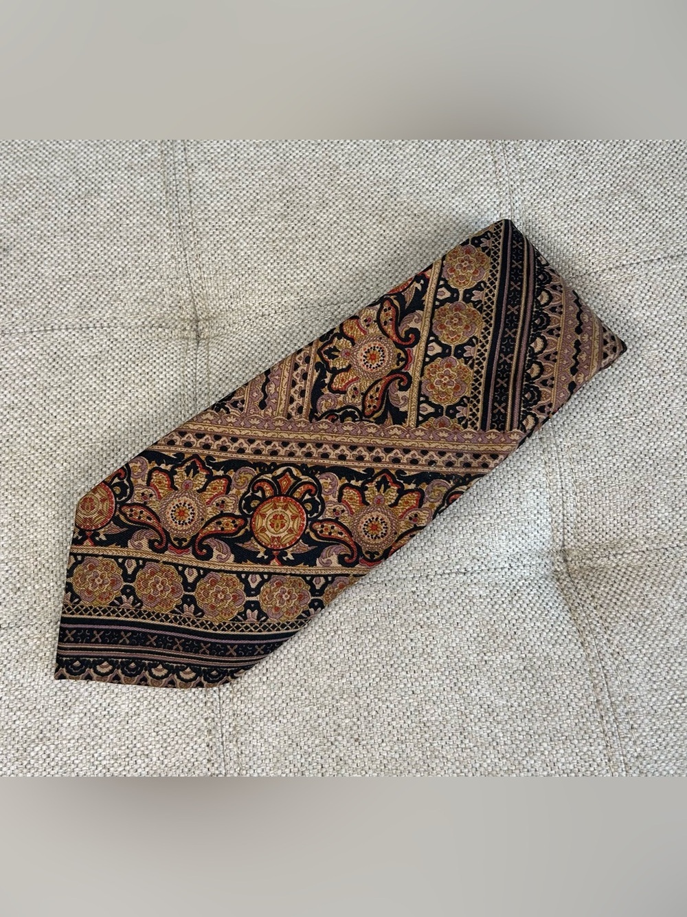 Ermenegildo Zegna Men’s Tie 100% Silk Intricate Gold Red Black Paisley Italy
